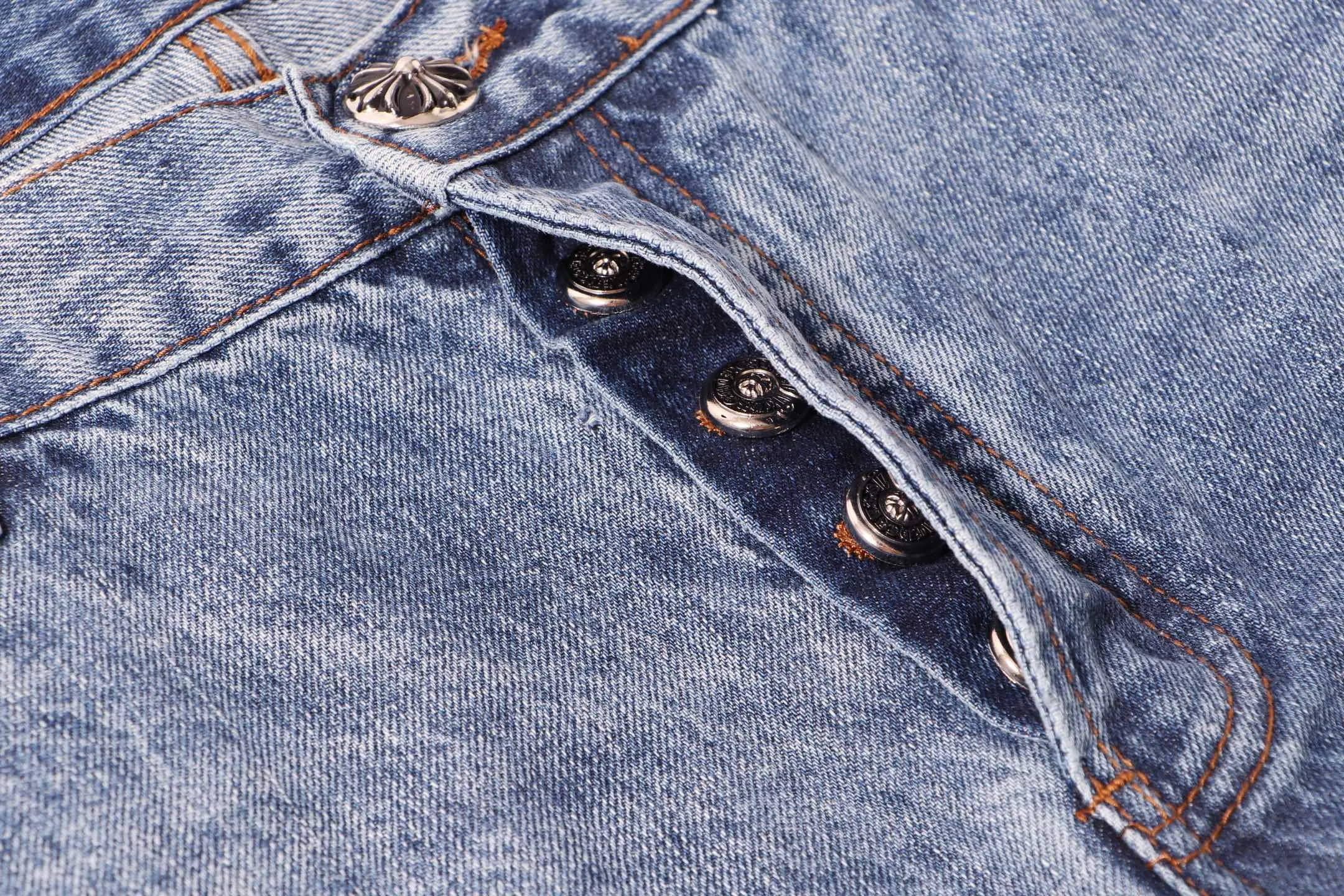 P290 💰 (top version) Croxin & 𝐂𝐡𝐫𝐨𝐦𝐞 𝐇𝐞𝐚𝐫𝐭 ss25 blue pants starry sky ripped button jeans. Styles with different wash textures are very friendly to people with thin legs. The slightly flared version perfectly modifies the leg shape. The timeless and moderate length makes it easy to match and match. It is the basis for various styles and is a must-have in your wardrobe! The fabric is stiff but also makes the upper body soft without losing texture. The washing process is even more perfect. It is a must-have item for everyone! ! ! Washed wheat, hang tag, pants label, complete with three labels Color: blue Size: 28-30-32-34-36 (corresponding to S-M-L-XL-XXL)